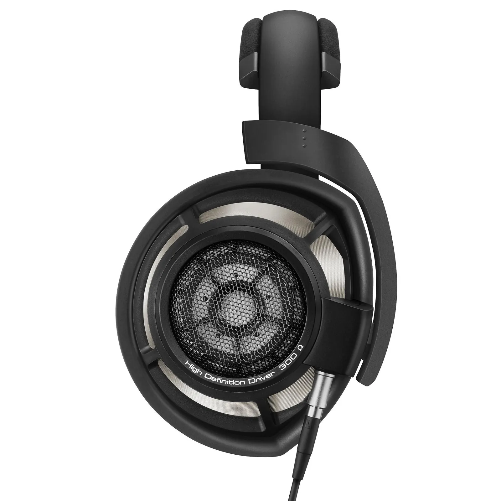 Ohrmuschel und Ringradiator-Gitter des Sennheiser HD 800 S, Seitenansicht